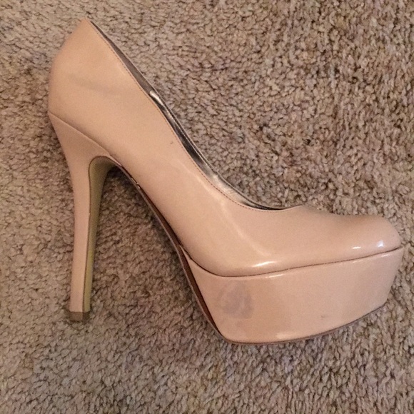 Nude Carlos Santana Heels - Picture 2 of 8